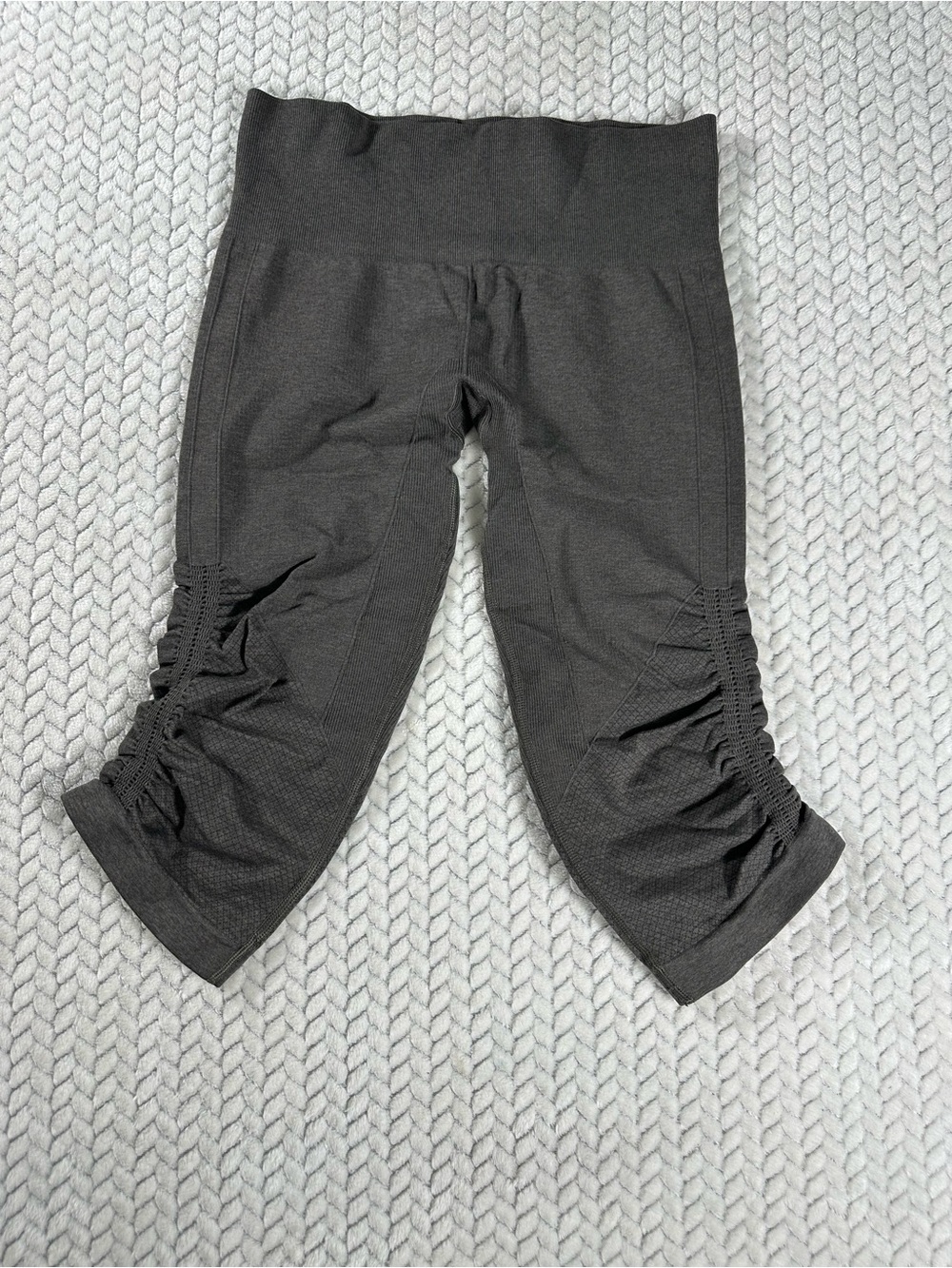 Lululemon In The Flow Crop 6 Heathered Fatigue Green Seamless Pant